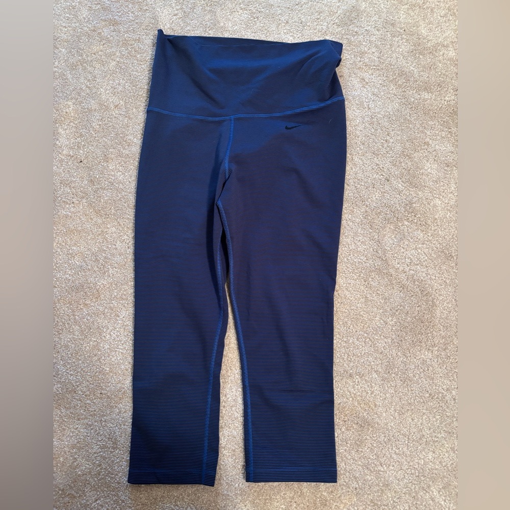 Nike Girls' Dark Blue Athletic Leggings with Subtle Logo
